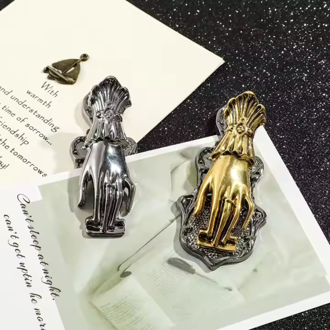 Vinatge Hand Clip